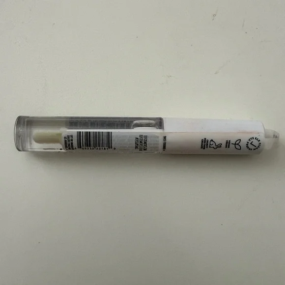 e.l.f. Lip Lacquer Sheer Clear Color, Infused With Vitamins A & E - Picture 9 of 14